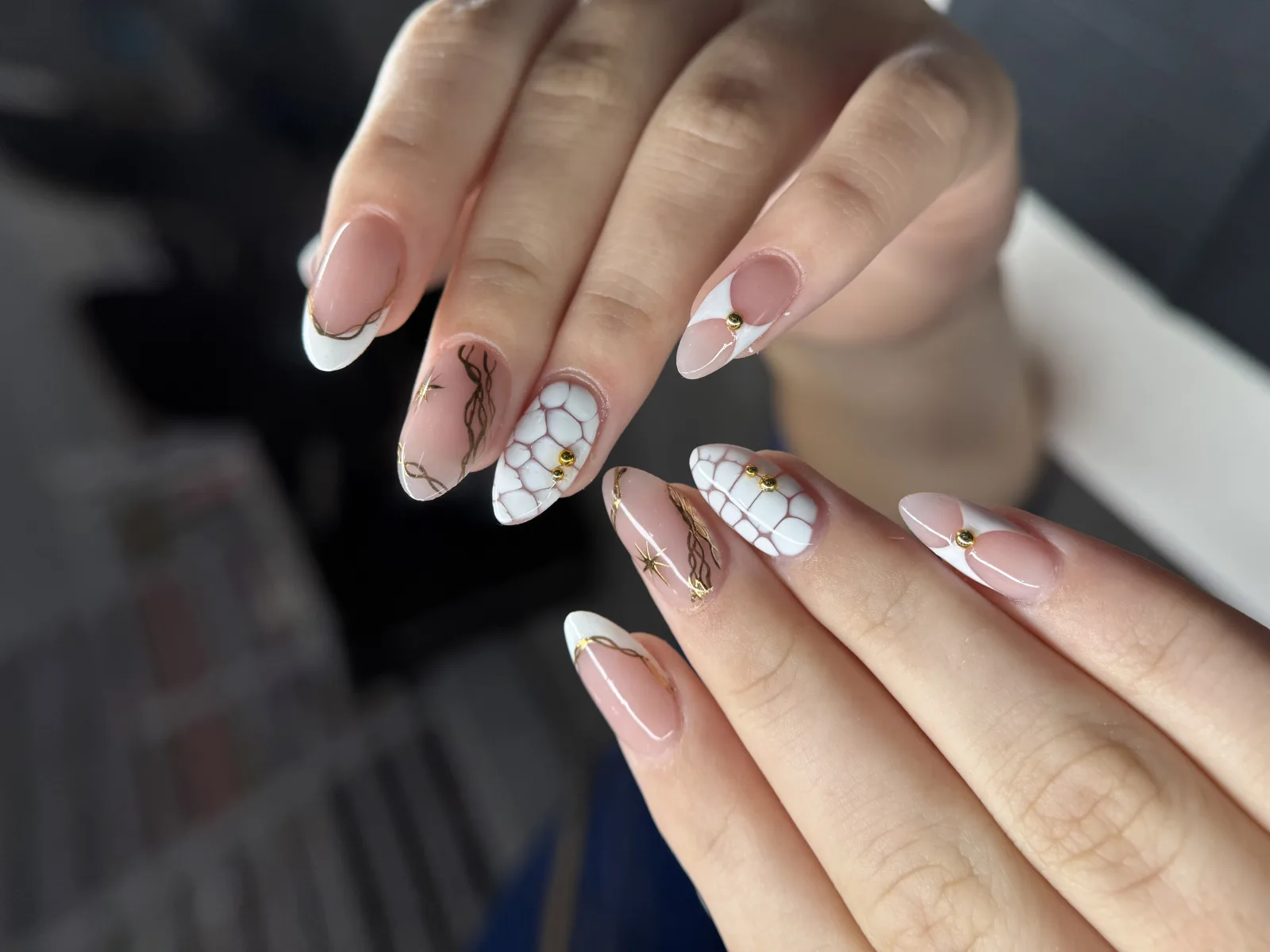 Floral nail art